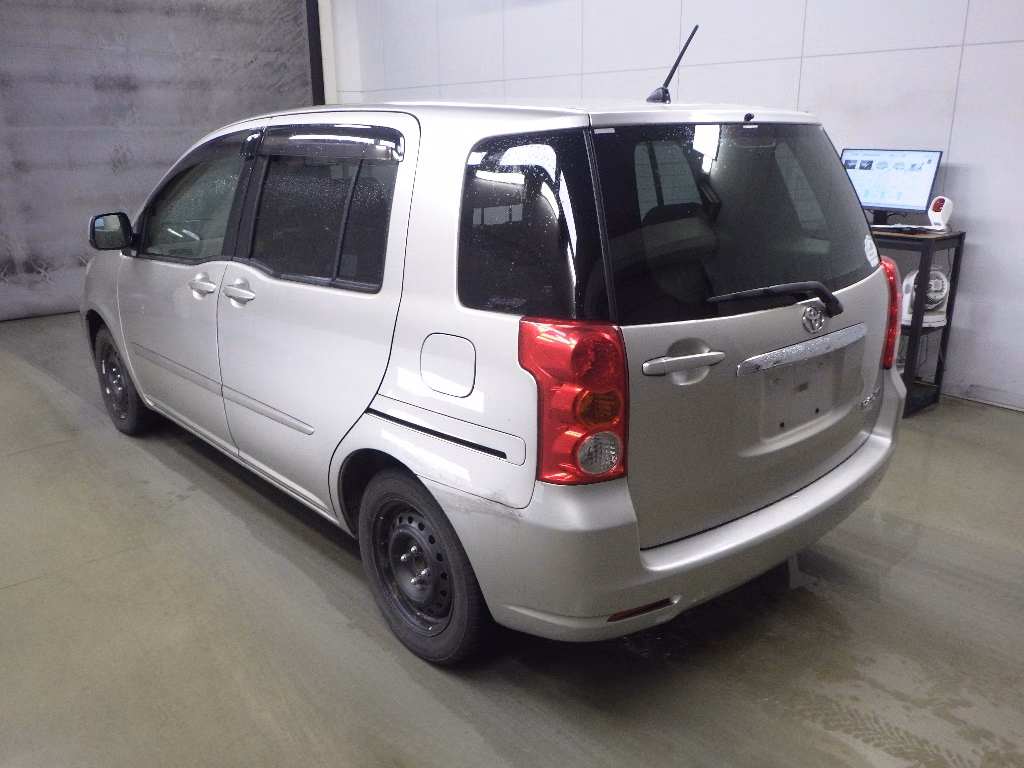 TOYOTA RAUM