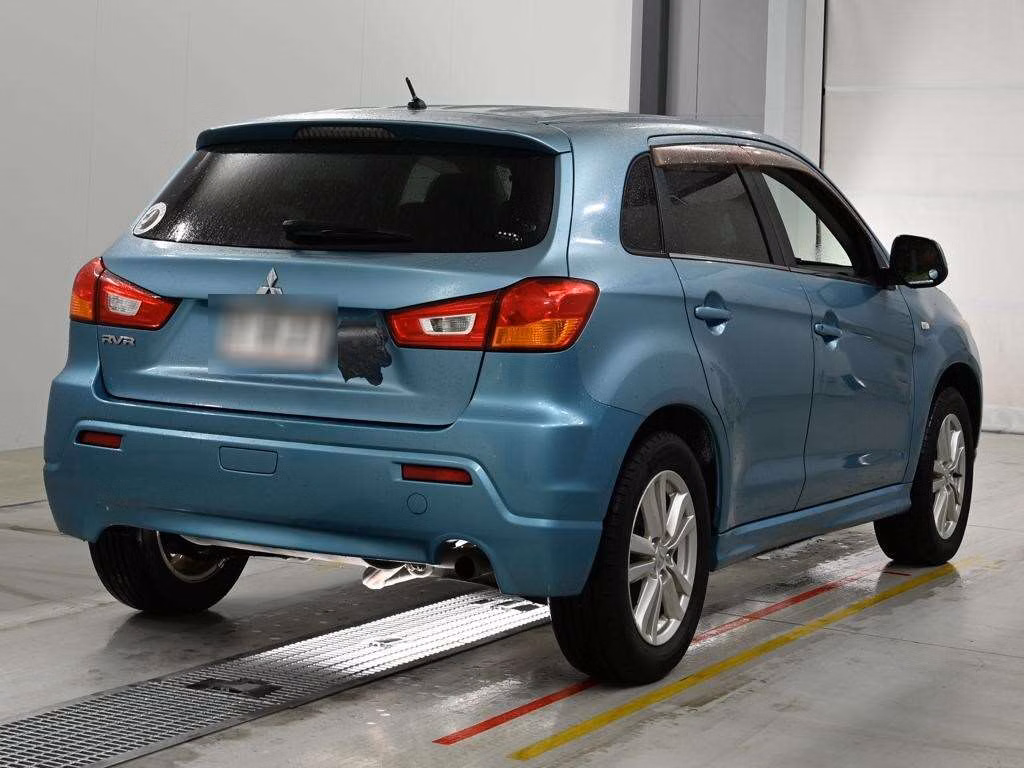 MITSUBISHI RVR