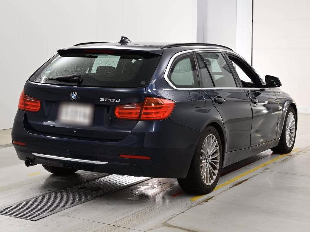 BMW 3-SERIES