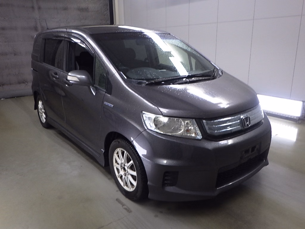 HONDA FREED SPIKE