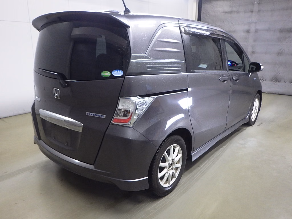 HONDA FREED SPIKE