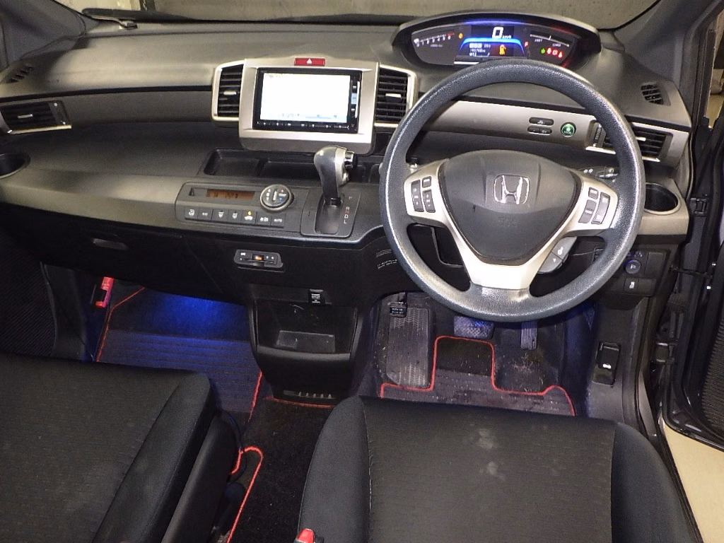 HONDA FREED SPIKE
