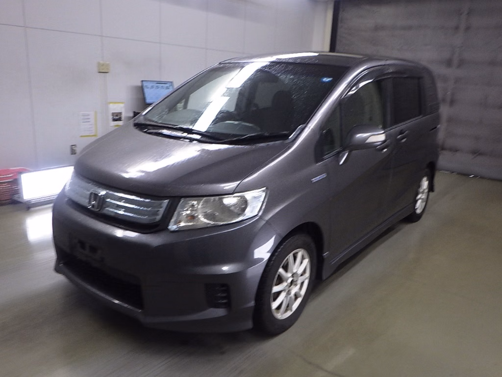 HONDA FREED SPIKE