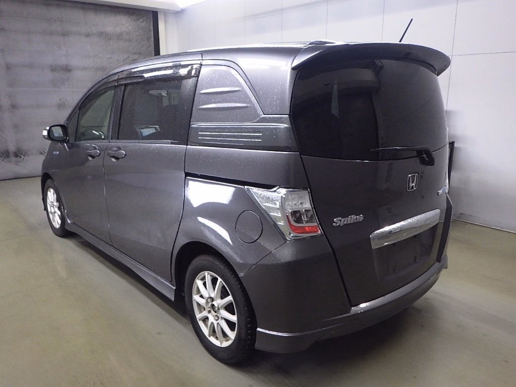 HONDA FREED SPIKE