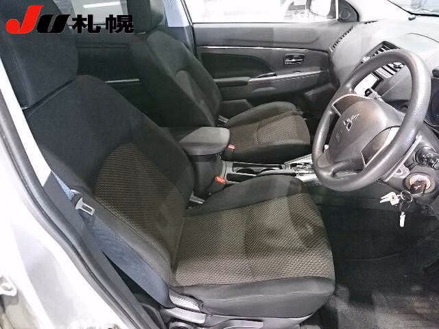 MITSUBISHI RVR