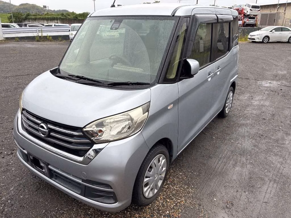NISSAN DAYZ ROOX