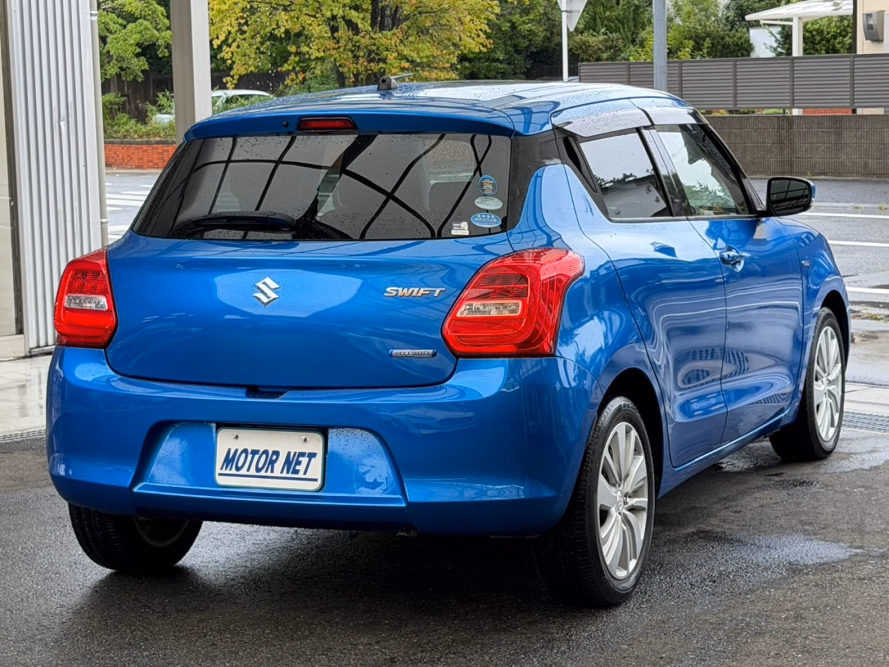 SUZUKI SWIFT