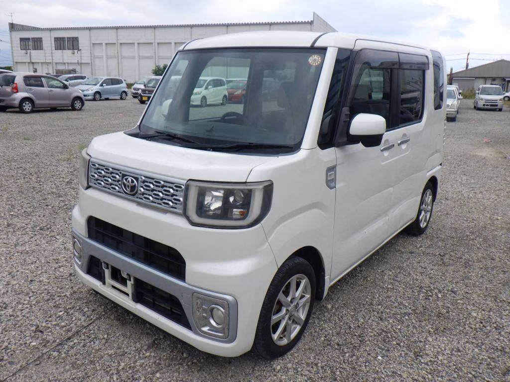 TOYOTA PIXIS MEGA