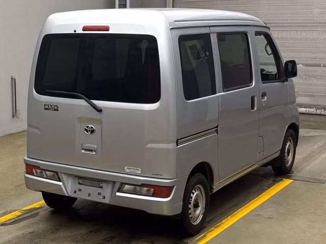 TOYOTA PIXIS VAN