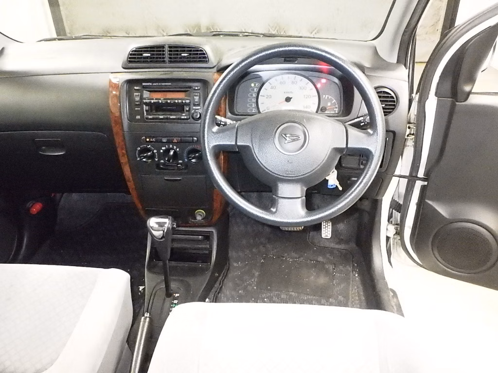 DAIHATSU MIRA AVY