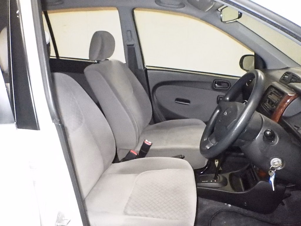 DAIHATSU MIRA AVY
