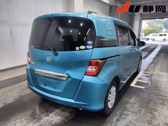 HONDA FREED SPIKE