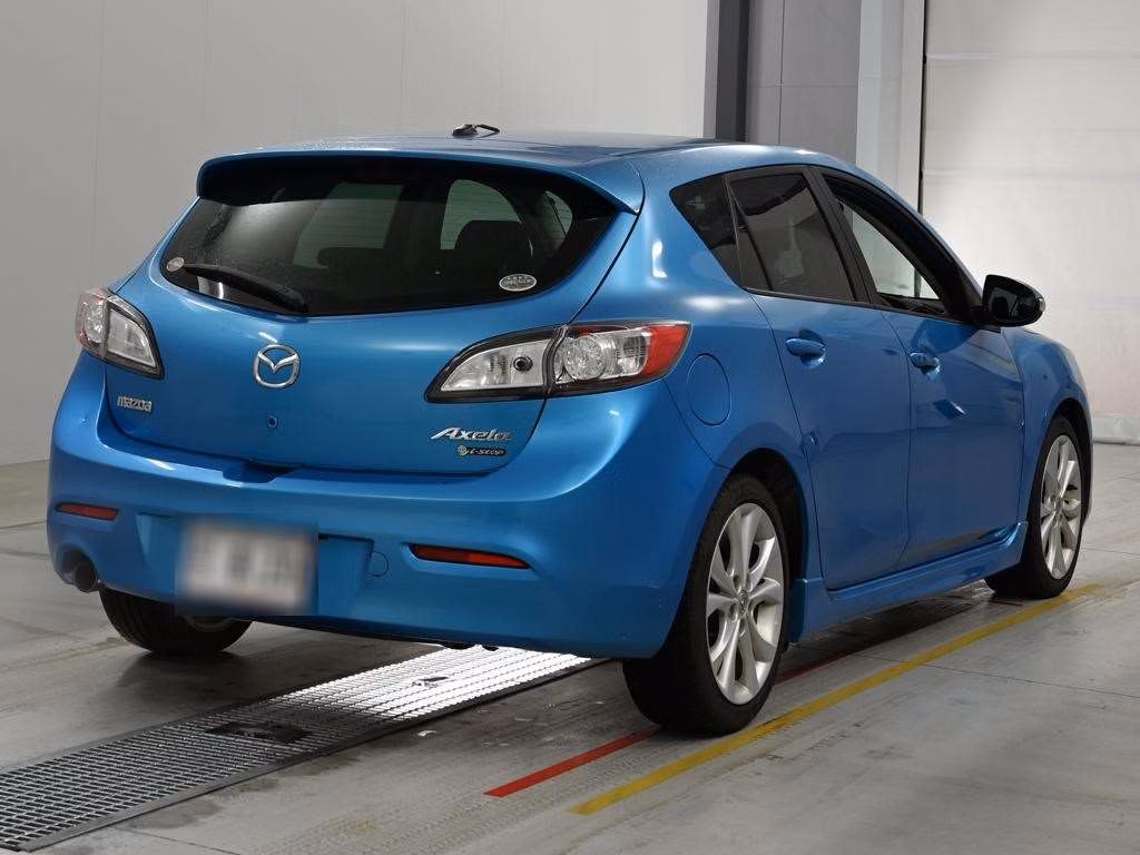 MAZDA AXELA