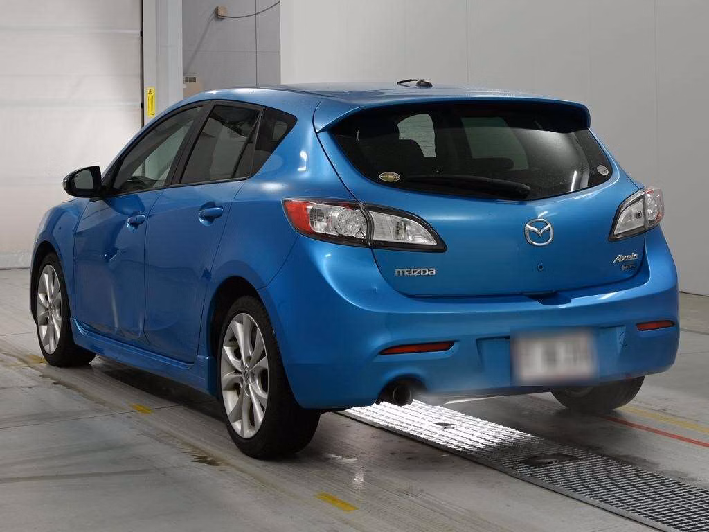 MAZDA AXELA