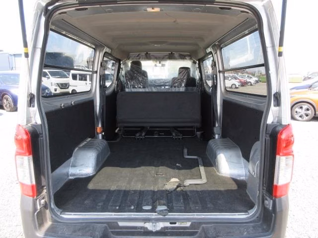 NISSAN NV350 CARAVAN