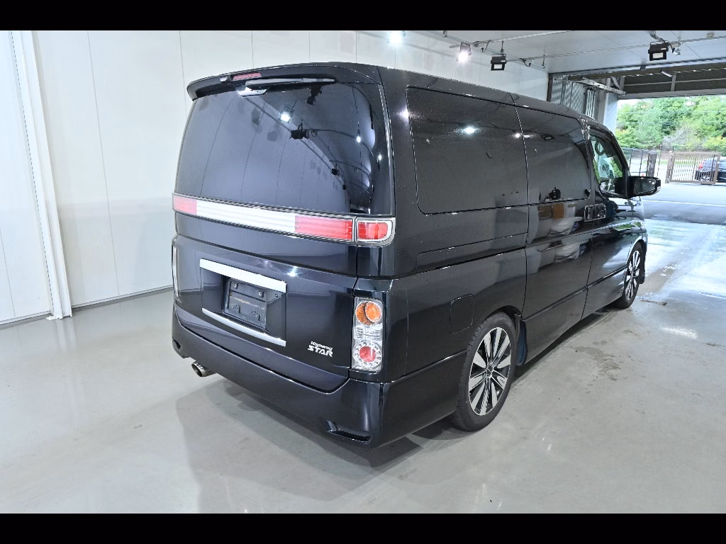 NISSAN ELGRAND