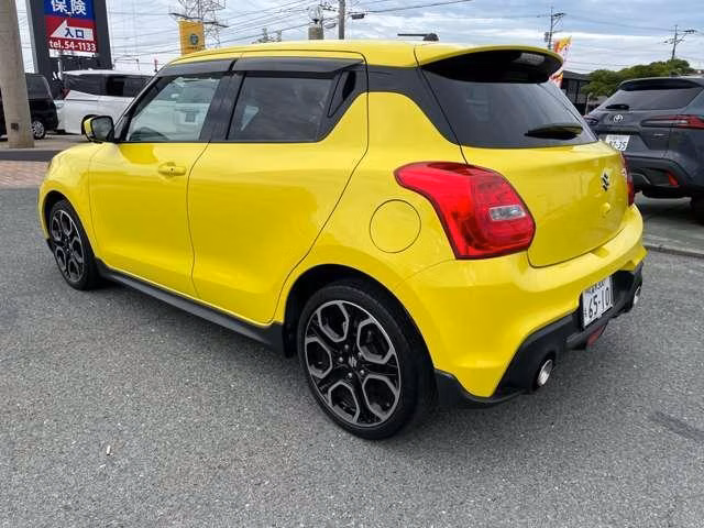 SUZUKI SWIFT