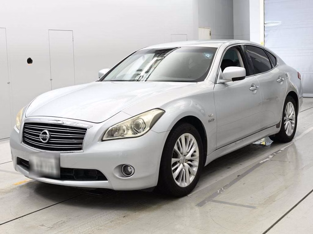 NISSAN FUGA
