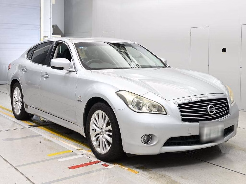 NISSAN FUGA
