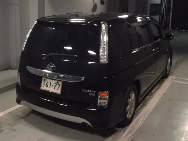 TOYOTA ISIS