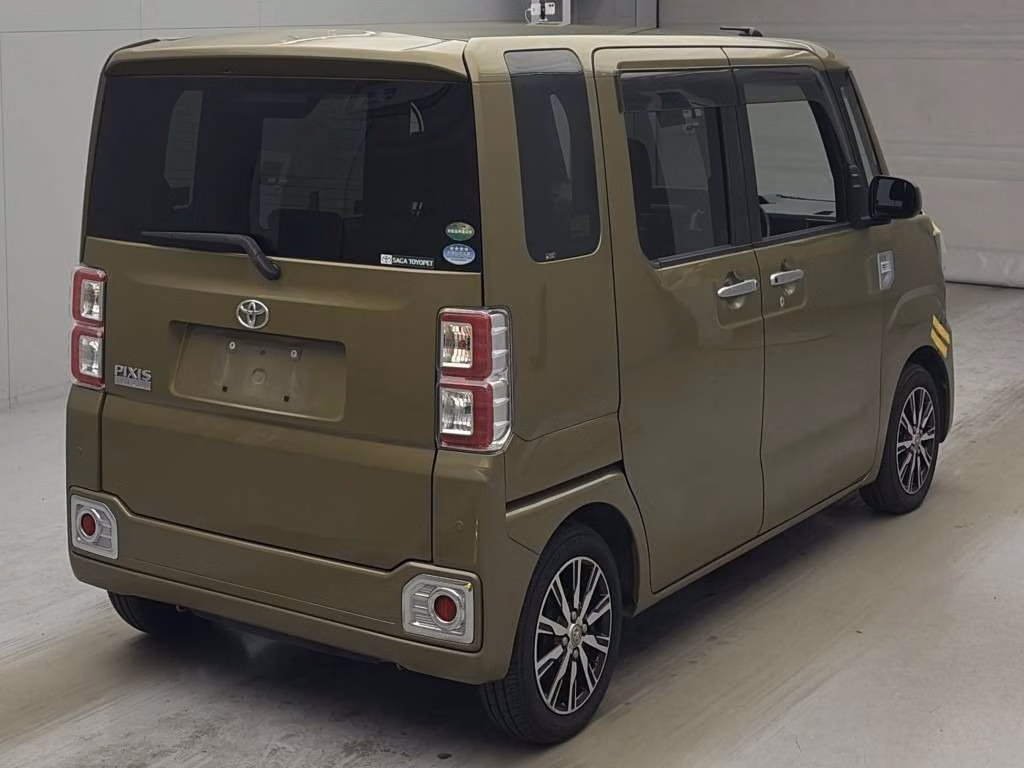 TOYOTA PIXIS MEGA
