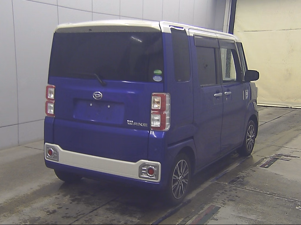 DAIHATSU WAKE