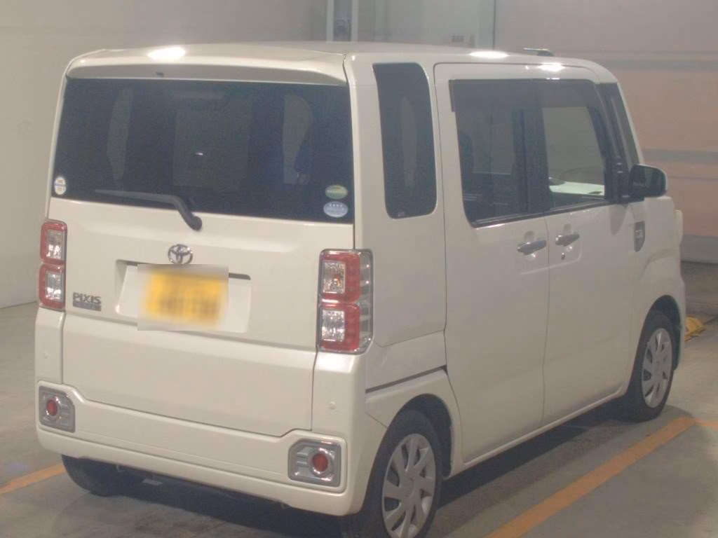 TOYOTA PIXIS MEGA