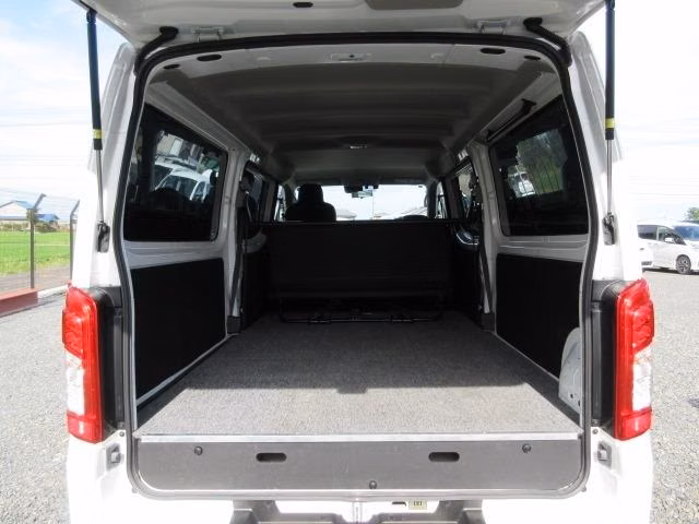 NISSAN CARAVAN