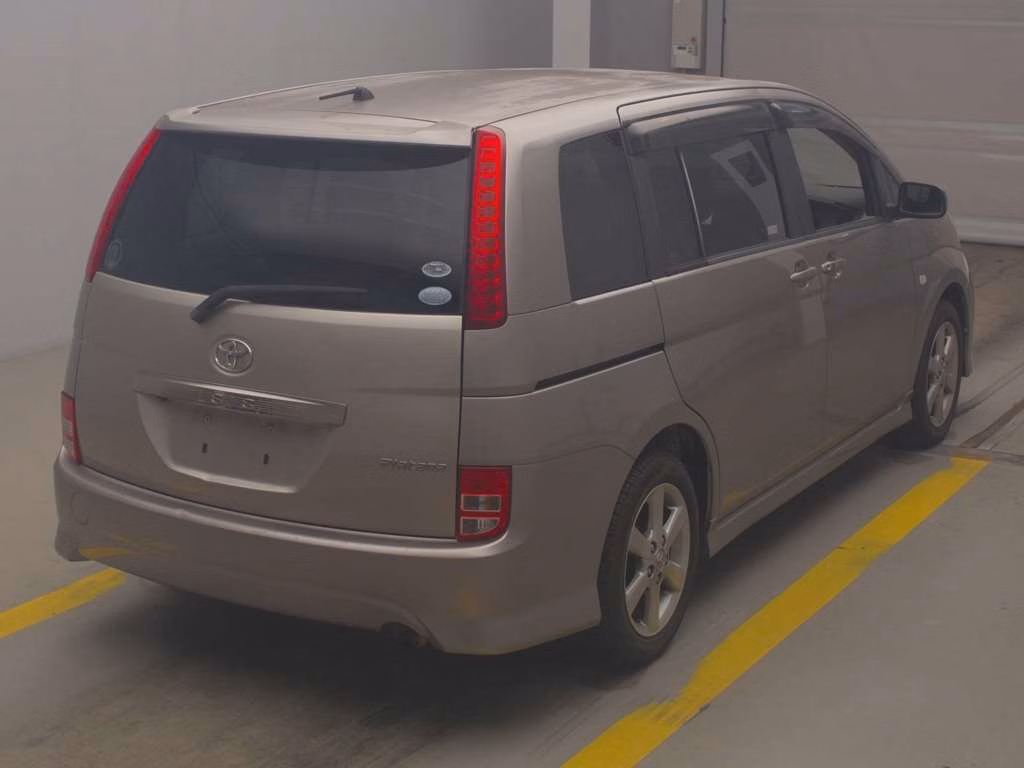 TOYOTA ISIS