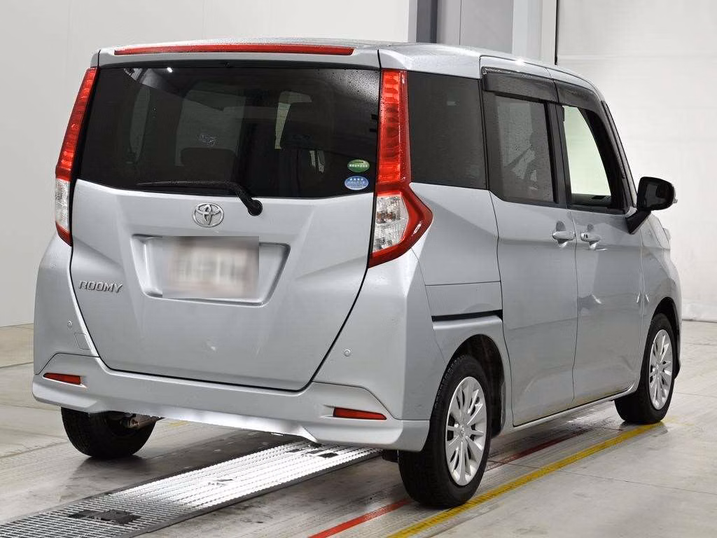 TOYOTA ROOMY