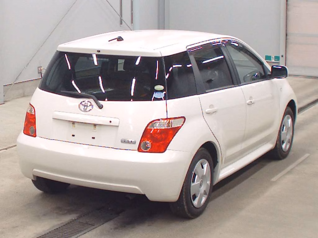 TOYOTA IST