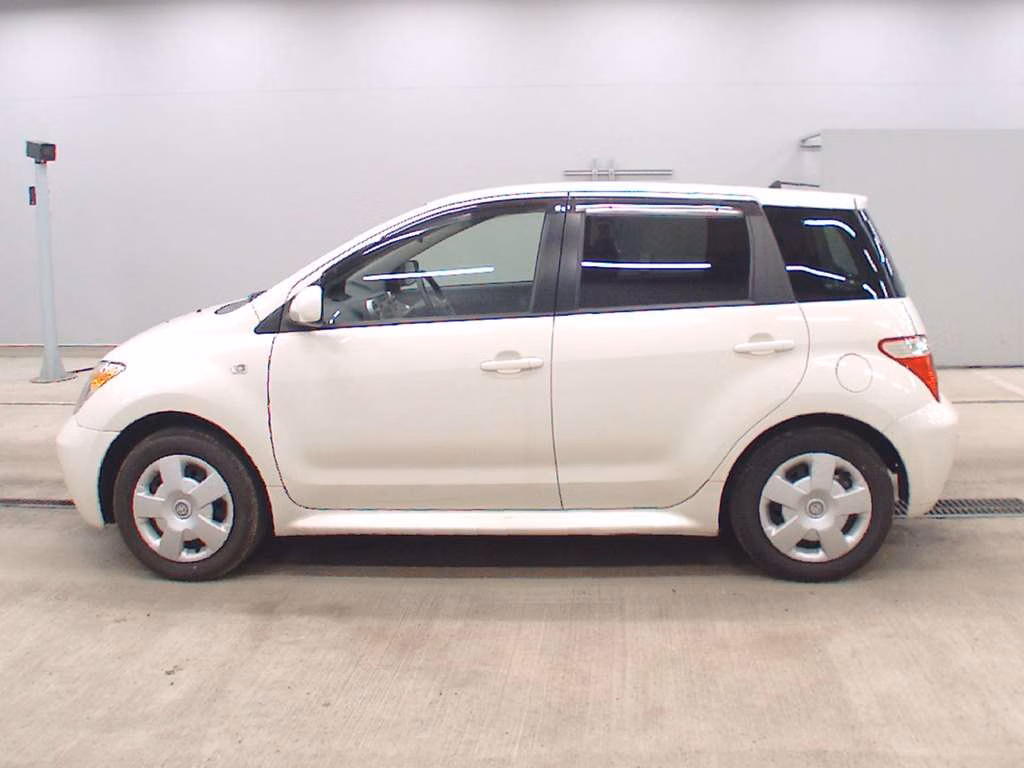 TOYOTA IST