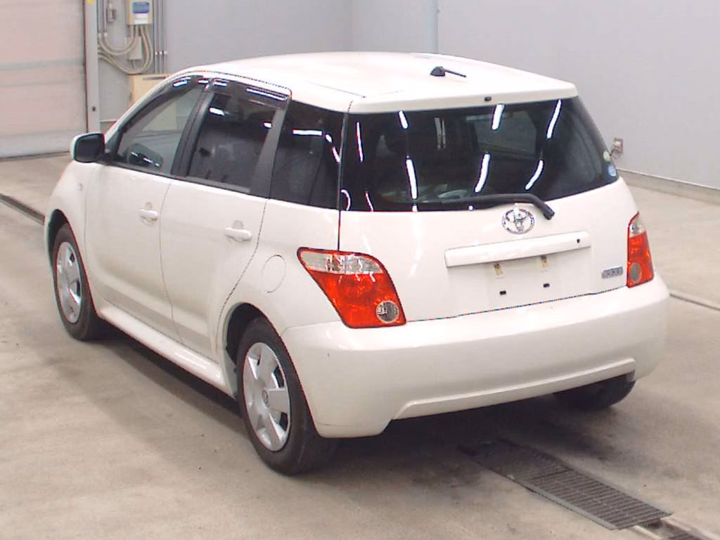 TOYOTA IST