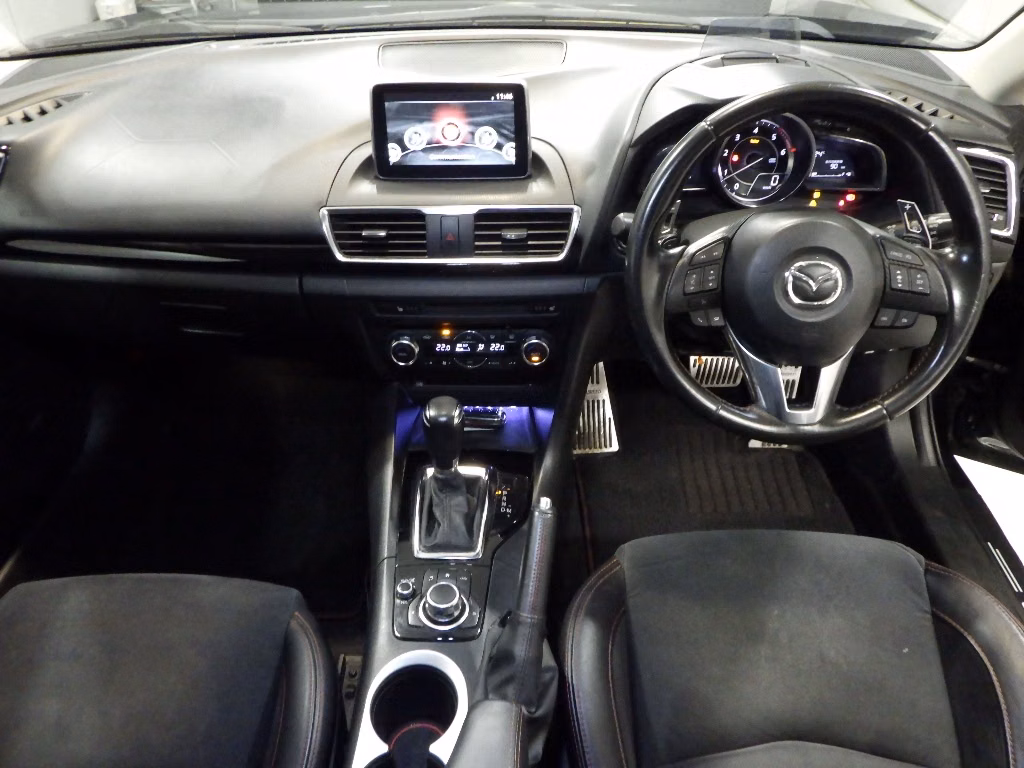 MAZDA AXELA
