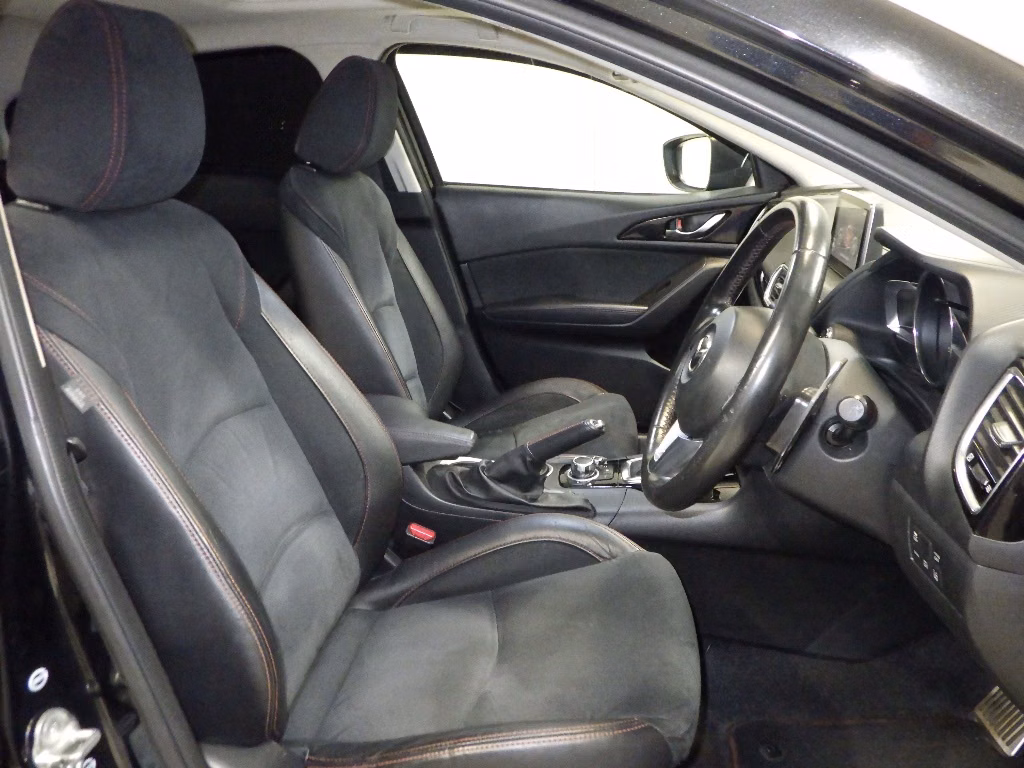 MAZDA AXELA