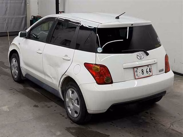 TOYOTA IST