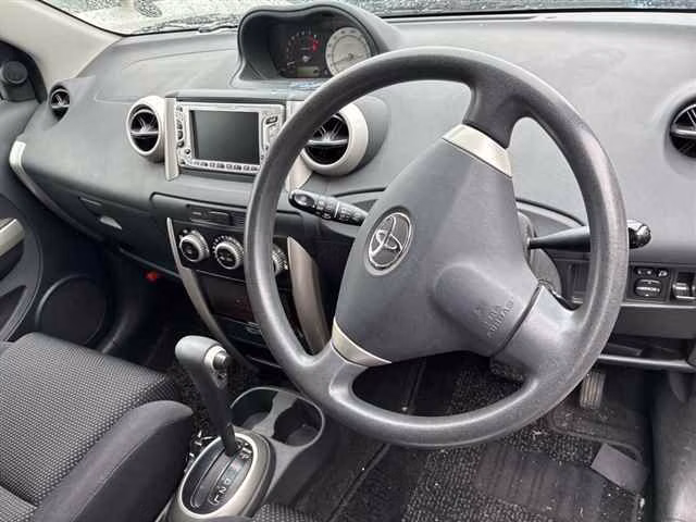 TOYOTA IST