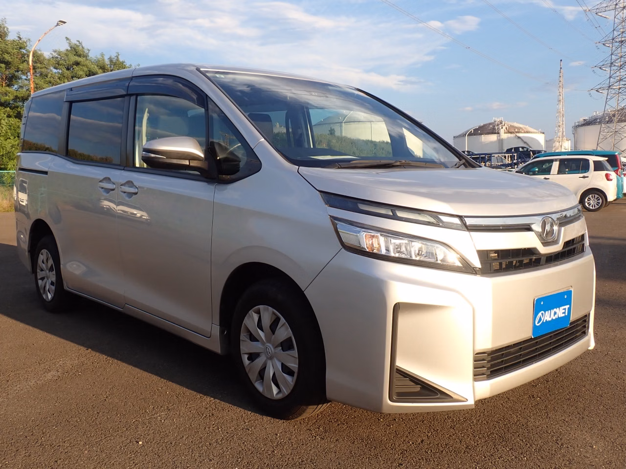 TOYOTA VOXY