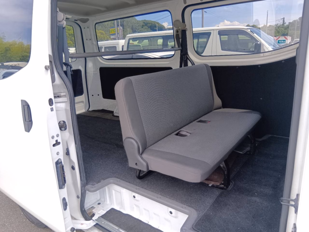 NISSAN NV350 CARAVAN