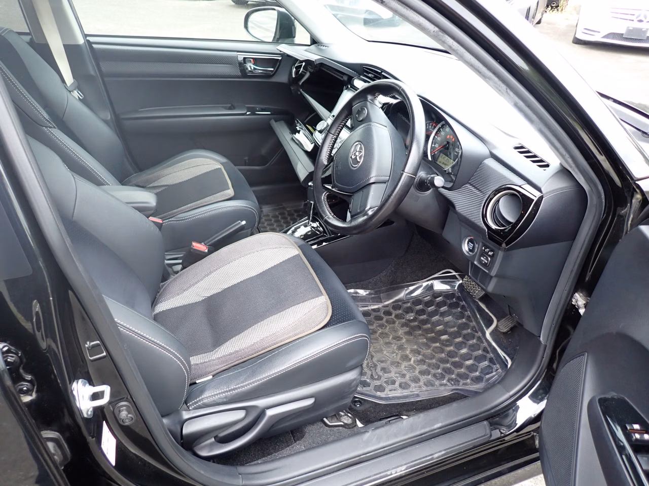 TOYOTA COROLLA FIELDER