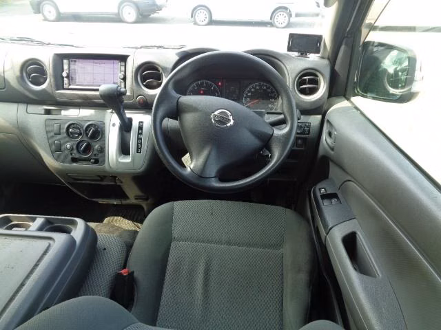 NISSAN NV350 CARAVAN