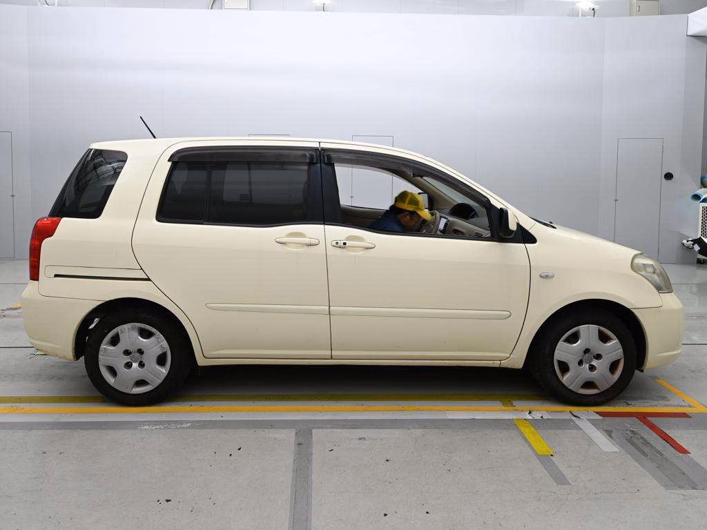 TOYOTA RAUM
