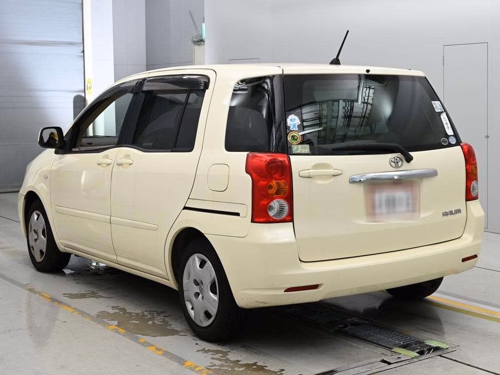 TOYOTA RAUM