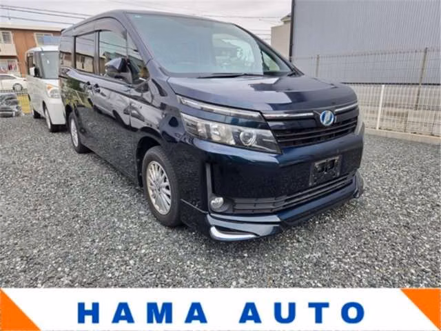 TOYOTA VOXY