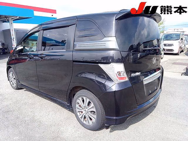 HONDA FREED SPIKE