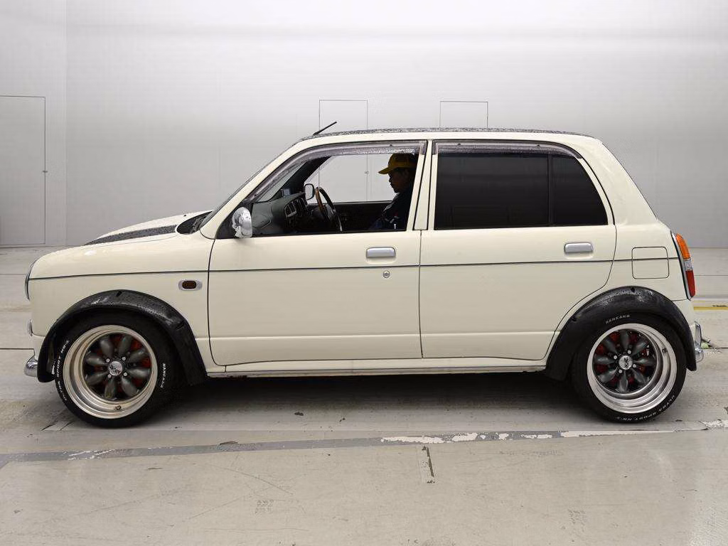 DAIHATSU MIRA GINO 1000