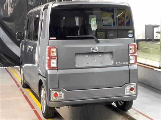 DAIHATSU WAKE