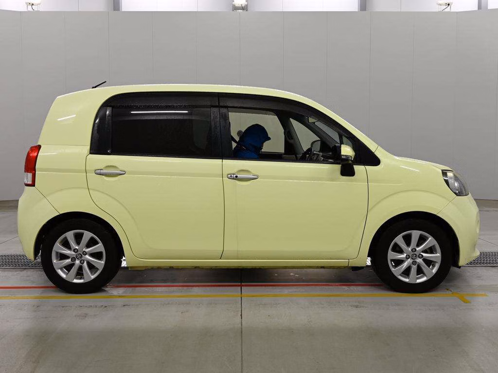 TOYOTA PORTE
