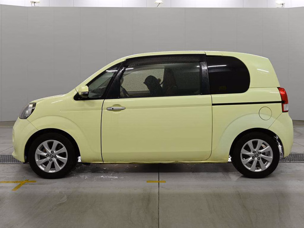 TOYOTA PORTE