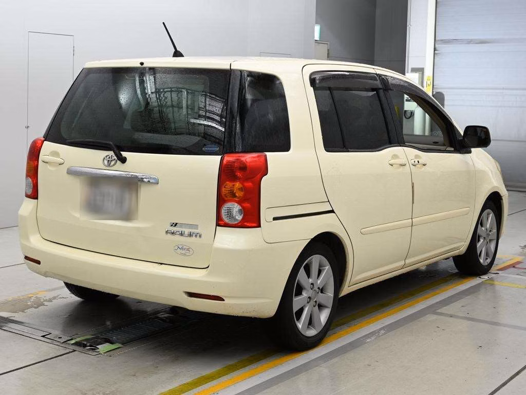 TOYOTA RAUM